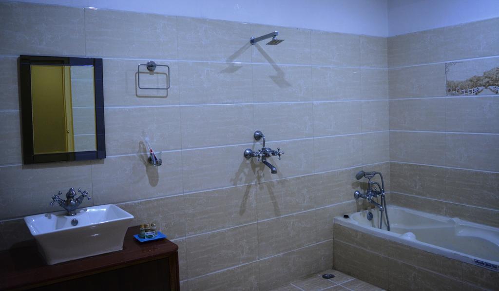 Shiva Ganges View Guest House Varanasi Exterior foto